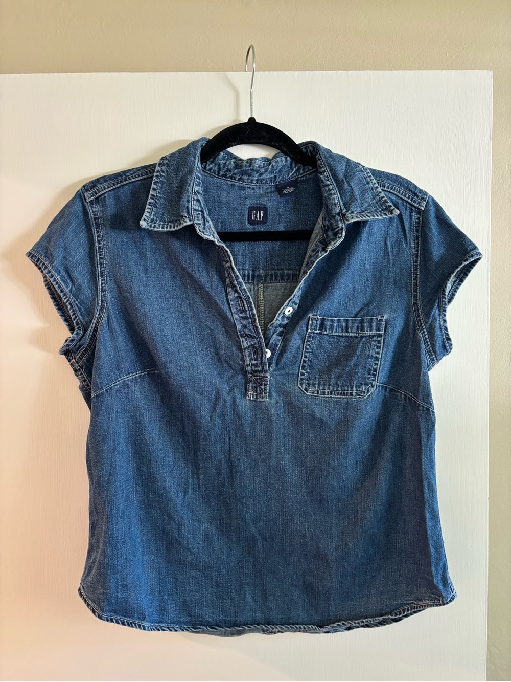 GAP Women's Short-Sleeve Denim Button-Down Shirt - Blue